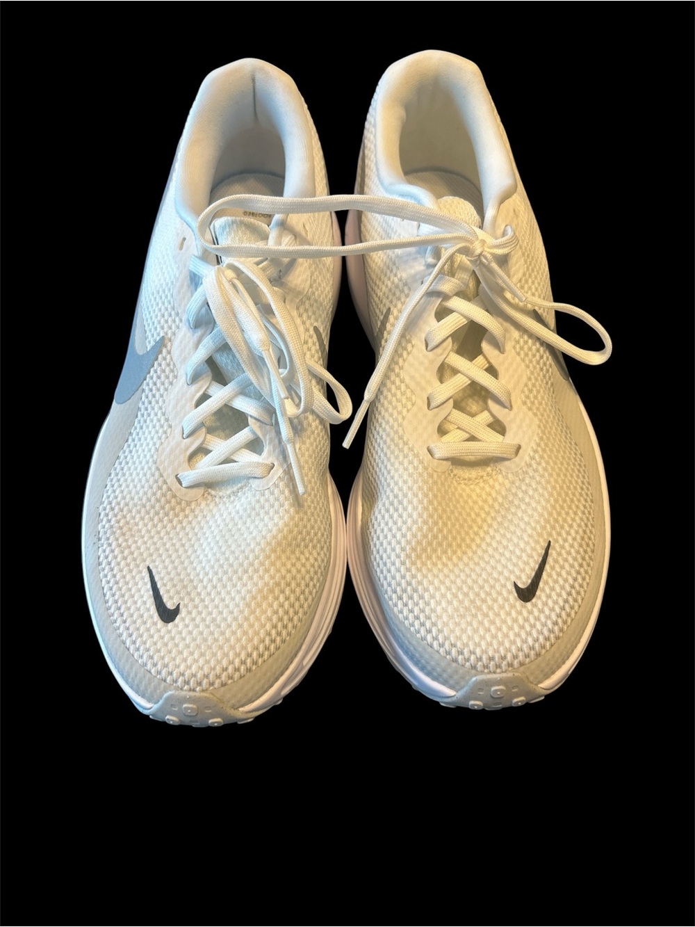 Nike White Men's Athletic Running Shoes with Black Swoosh